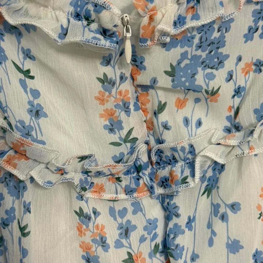 Selfie Leslie keyhole dress in blue, white, peach - Picture 5 of 5